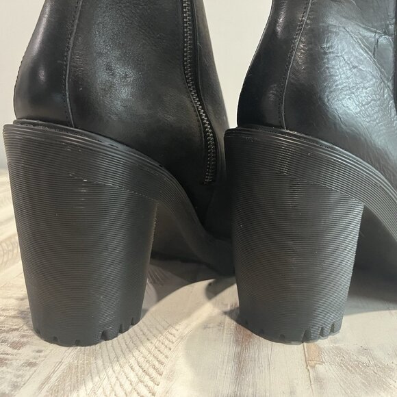 Dr. Martens Magdalena Boots Leather Platform Lug Sole - Picture 7 of 12